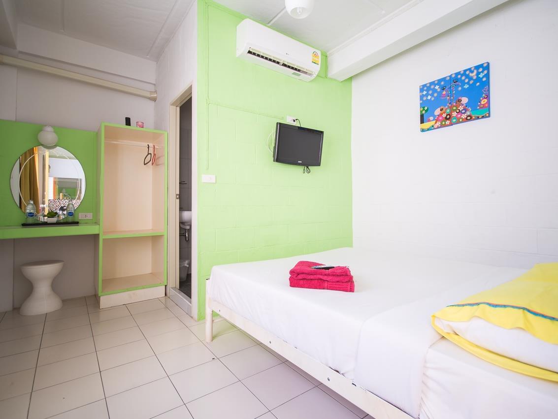 Sleep Sheep Phuket Hostel SHA Buitenkant foto
