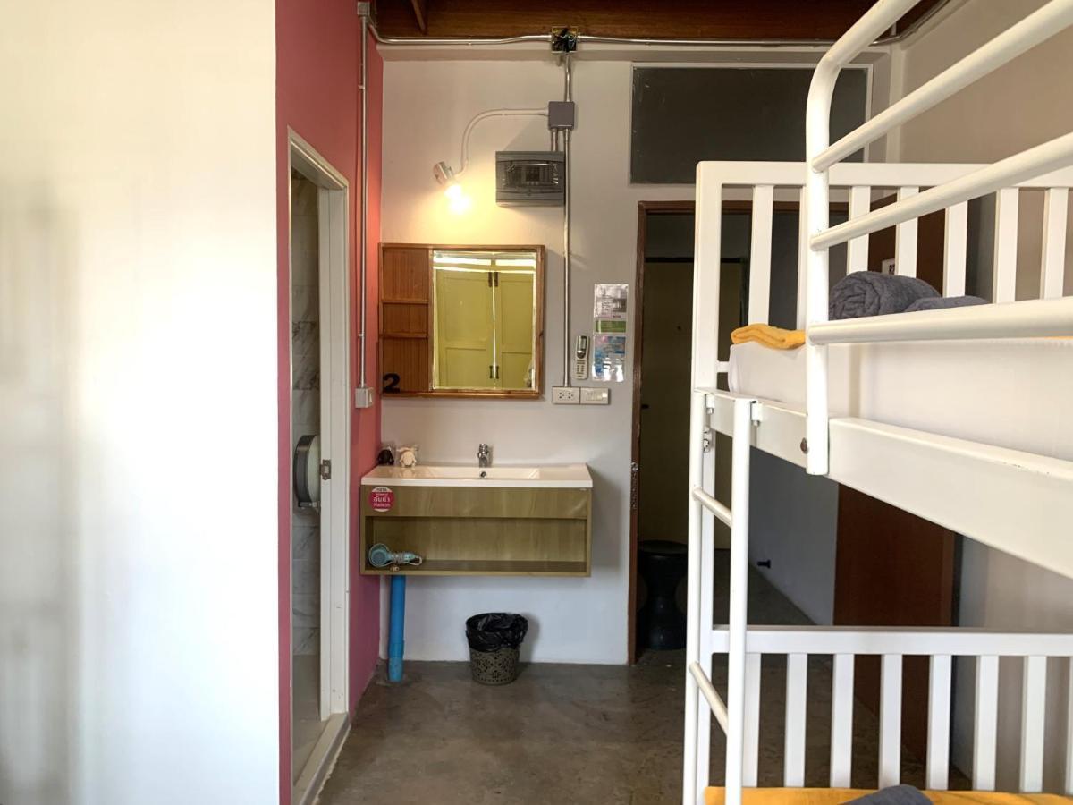 Sleep Sheep Phuket Hostel SHA Buitenkant foto